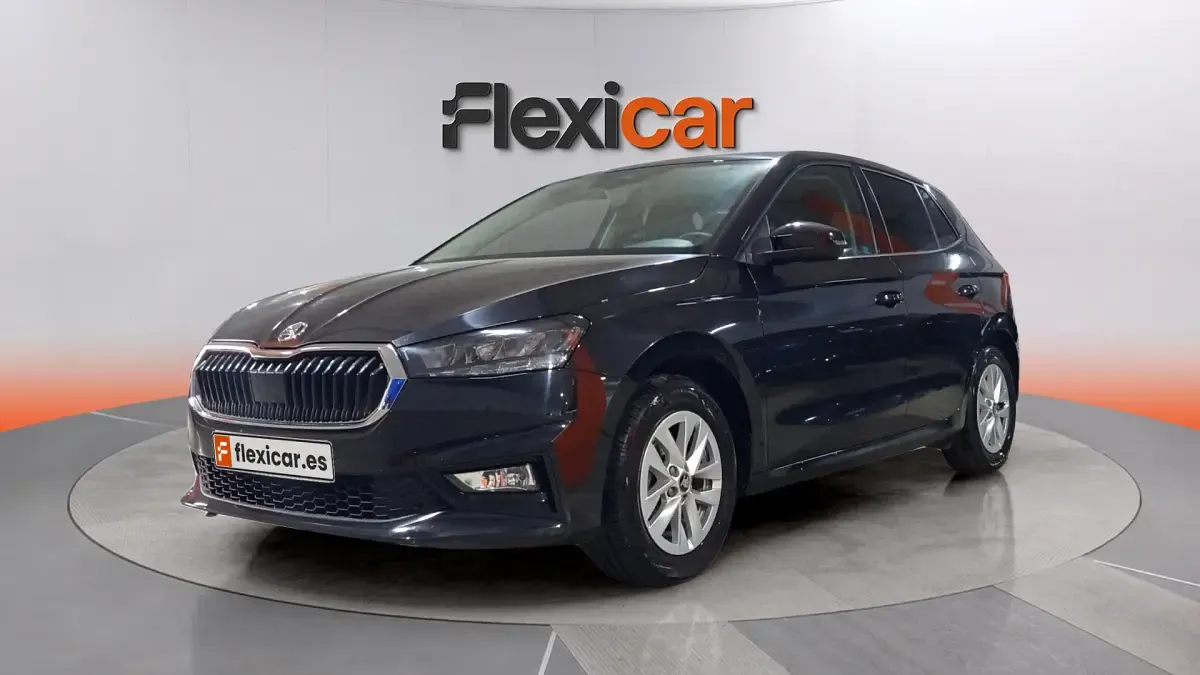 Usado Skoda Fabia Selection 95 CV (69 kW) 2025 Negro Utilitario