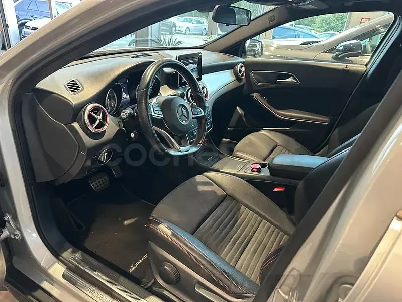 Usado Mercedes GLA220 AMG line 177 CV (130 kW) 2016 Gris / plata SUV