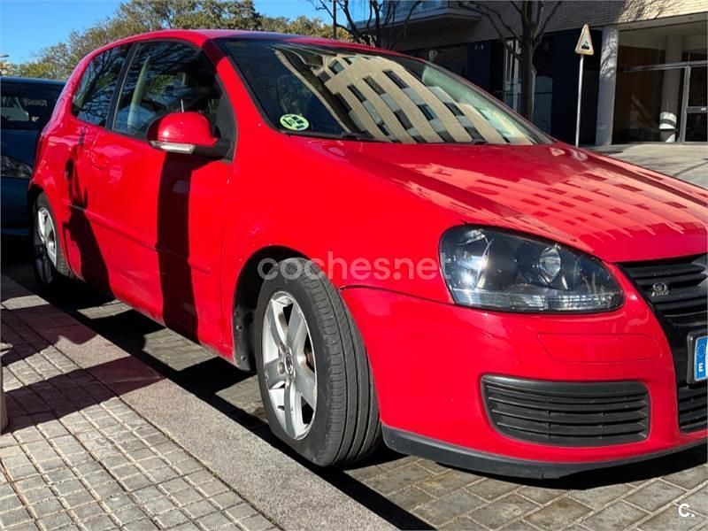 Usado VW Golf VI 105 CV (77 kW) 2008 Rojo Utilitario
