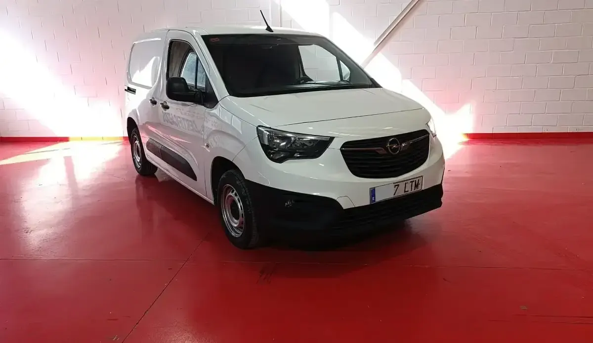 Usado Opel Combo S 100 CV (73 kW) 2021 Blanco Monovolumen