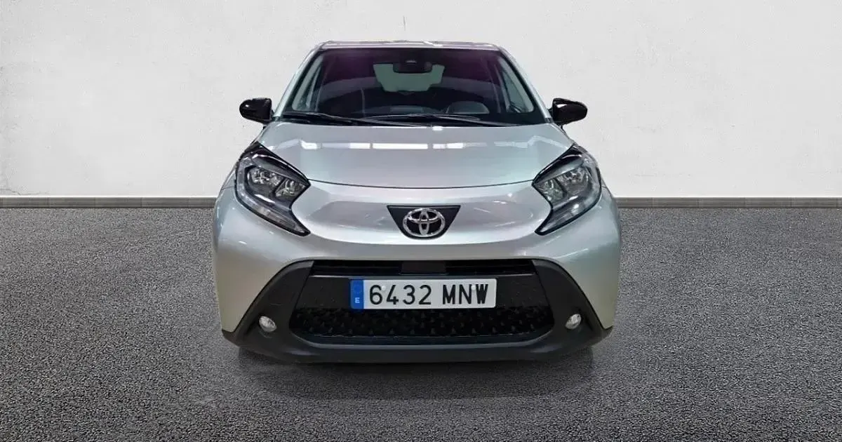 Usado Toyota Aygo X Play 72 CV (52 kW) 2024 SUV
