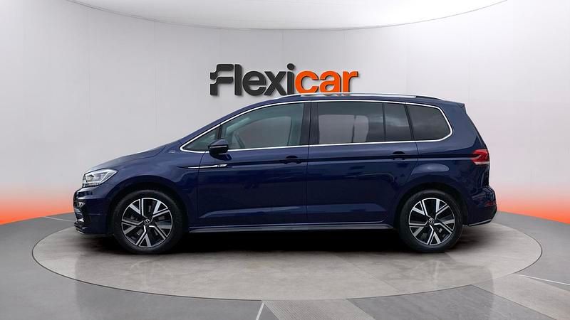 Usado VW Touran R-line 150 CV (110 kW) 2023 Azul Monovolumen