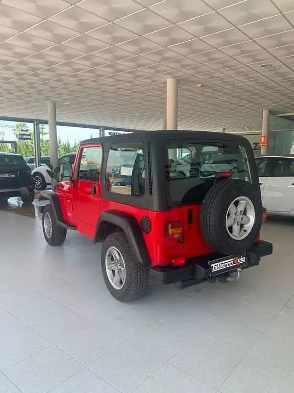 Usado Jeep Wrangler 177 CV (130 kW) 2002 Rojo SUV