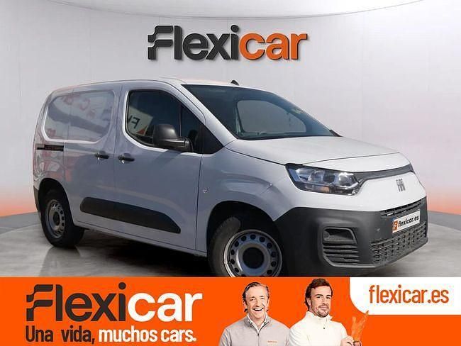 Usado Fiat Doblò 102 CV (75 kW) 2023 Blanco Monovolumen
