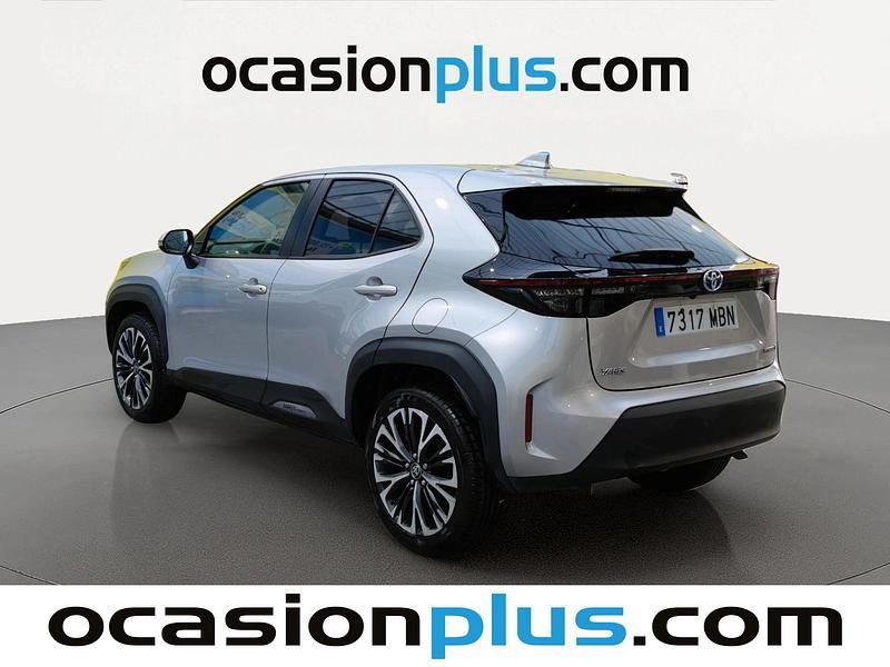 Usado Toyota Yaris Cross Plus 116 CV (85 kW) 2022 Gris SUV