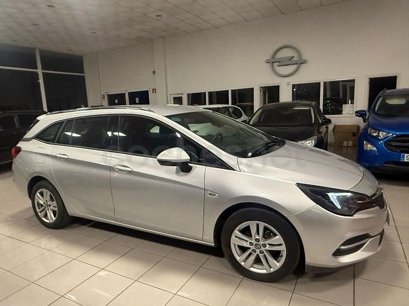 Usado Opel Astra Elegance 130 CV (95 kW) 2021 Gris / plata Berlina