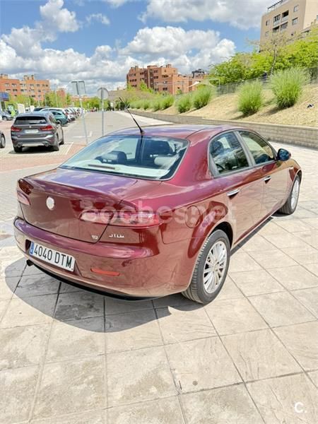 Granate Usado 2006 Alfa Romeo 159 Distinctive Berlina | 2990 € (Precio justo) - Imagen 1/2