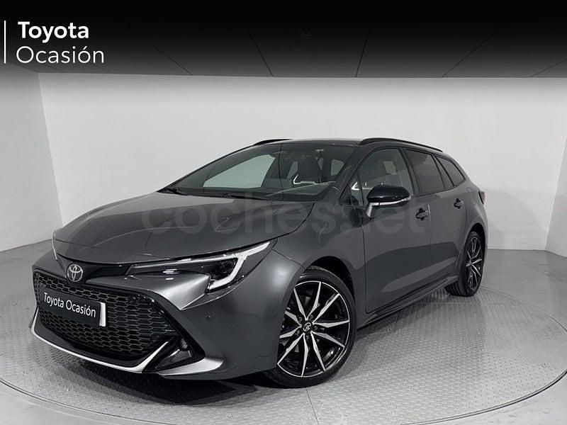 Usado Toyota Corolla Sport 196 CV (144 kW) 2025 Gris / plata Familiar