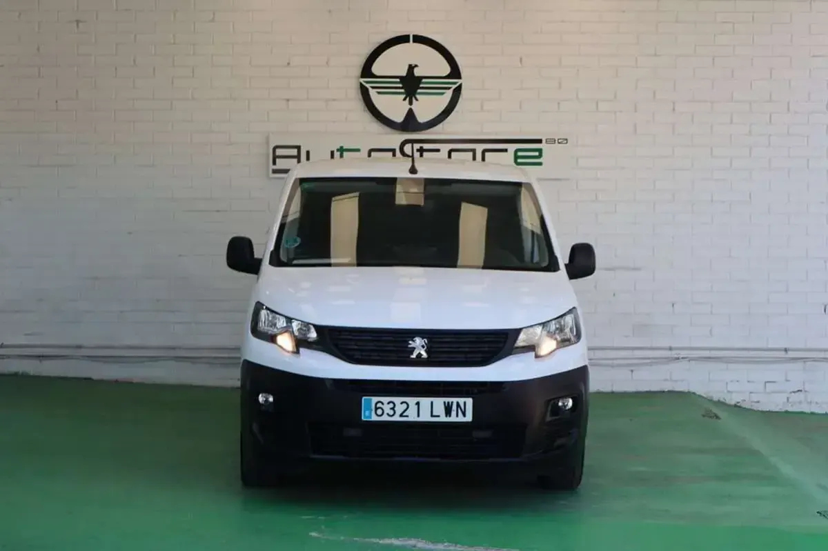 Usado Peugeot Partner Premium 98 CV (72 kW) 2022 Blanco Monovolumen