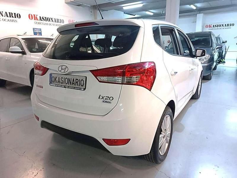 Usado Hyundai ix20 90 CV (66 kW) 2013 Blanco Utilitario