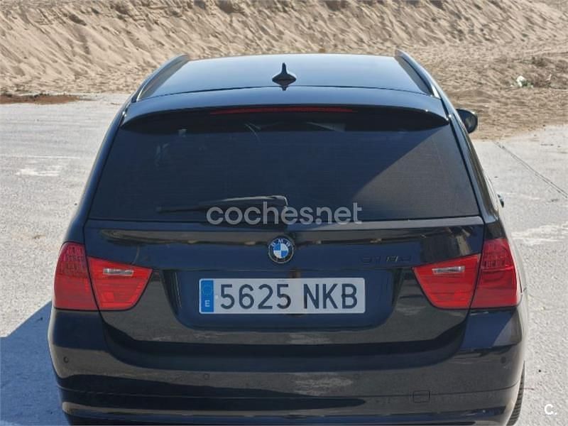 Usado BMW 318 Efficient Dynamics 143 CV (105 kW) 2012 Negro Familiar