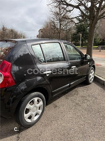 Usado Dacia Sandero Ambiance 75 CV (55 kW) 2011 Negro Berlina
