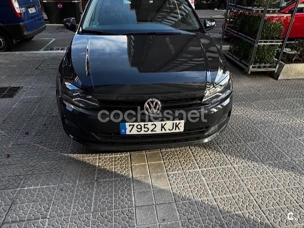 Gris / plata Usado 2018 VW Polo Edition Berlina | 11.500 € (Buen precio) - Imagen 1/4