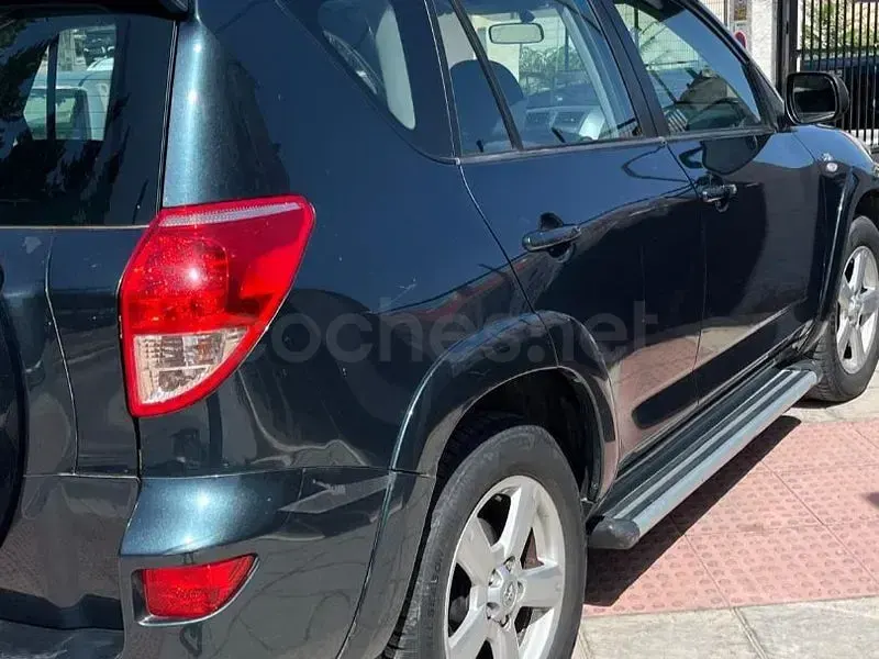 Usado Toyota RAV4 Premium 177 CV (130 kW) 2008 Verde SUV