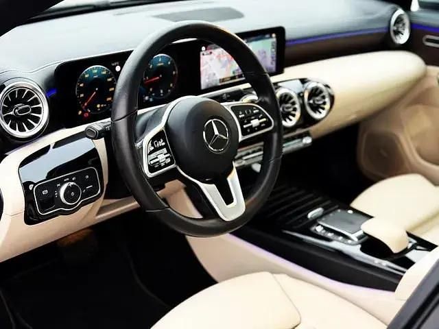 Usado Mercedes CLA200 150 CV (110 kW) 2021 Gris Familiar