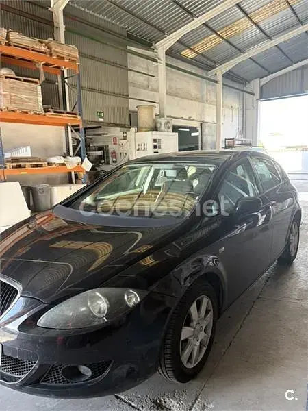 Usado Seat Leon Stylance 105 CV (77 kW) 2008 Negro Utilitario