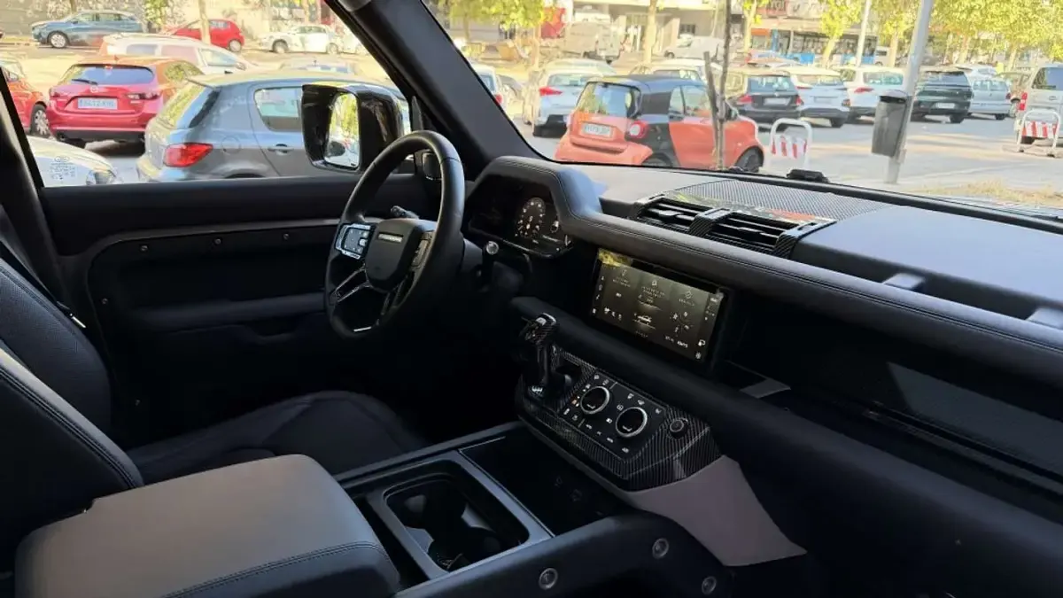 Usado Land Rover Defender SE 249 CV (183 kW) 2023 Gris SUV