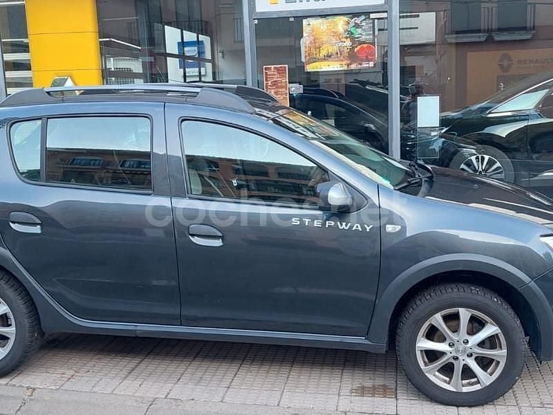 Gris / plata Usado 2017 Dacia Sandero Stepway Utilitario | 9500 € (Precio justo) - Imagen 1/4