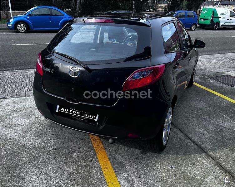 Usado Mazda 2 Active 68 CV (50 kW) 2008 Negro Utilitario