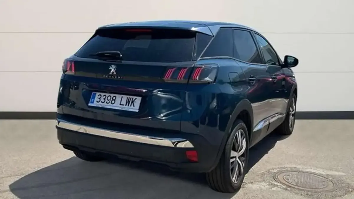 Usado Peugeot 3008 Allure 131 CV (96 kW) 2022 Azul SUV