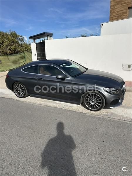 Usado Mercedes C220 170 CV (125 kW) 2017 Gris / plata Coupe