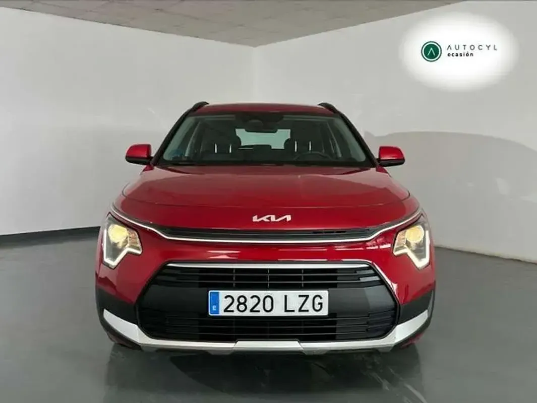 Begagnad Kia Niro 141 HK (103 kW) 2022 Röd SUV