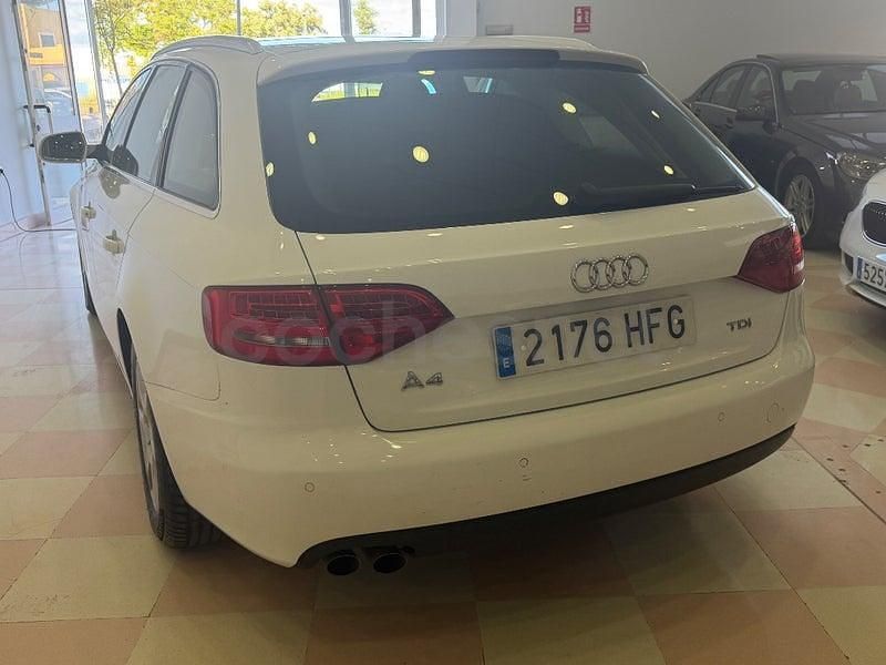 Usado Audi A4 Attraction 136 CV (100 kW) 2011 Blanco Familiar