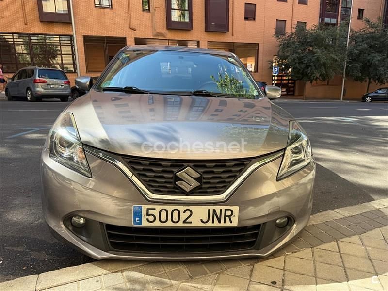 Gris / plata Usado 2016 Suzuki Baleno GLX Berlina | 7800 € - Imagen 1/4