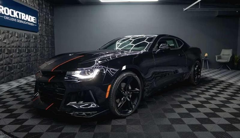 Negro Usado 2020 Chevrolet Camaro SS Coupe | 58.770 € - Imagen 1/4