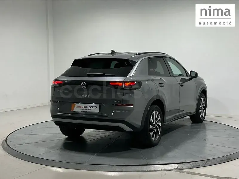 Nuevo VW T-Roc 116 CV (85 kW) 2026 Gris / plata SUV
