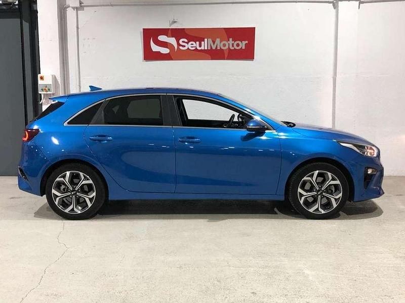 Usado Kia Ceed 140 CV (102 kW) 2019 Azul Utilitario