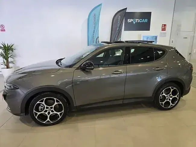Usado Alfa Romeo Tonale Sprint 130 CV (95 kW) 2024 Gris SUV