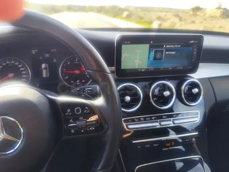 Usado Mercedes C220 194 CV (142 kW) 2019 Gris / plata Familiar