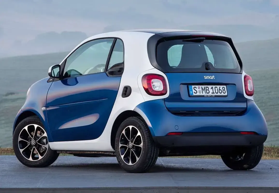 Usado Smart ForTwo Coupé Pulse 60 kW (82 CV) 2022 Rojo Coupe