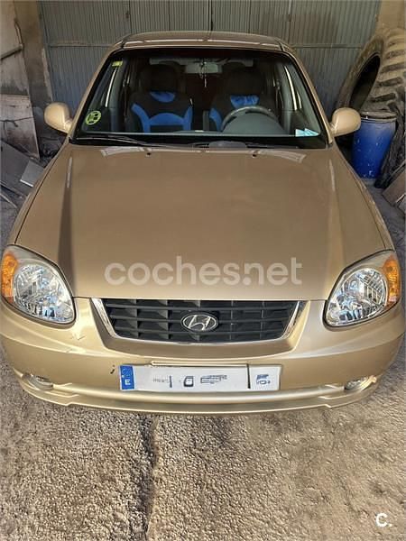 Usado Hyundai Accent 85 CV (62 kW) 2003 Beige Berlina