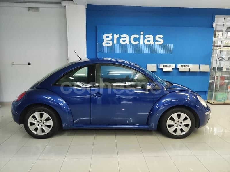 Usado VW New Beetle 105 CV (77 kW) 2008 Azul Utilitario