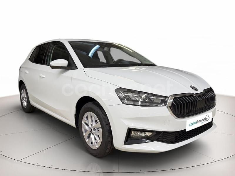 Usado Skoda Fabia Selection 115 CV (84 kW) 2025 Blanco Berlina