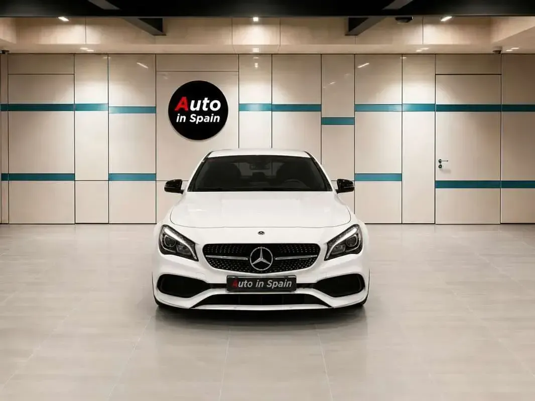 Usado Mercedes CLA180 122 CV (89 kW) 2019 Blanco Coupe