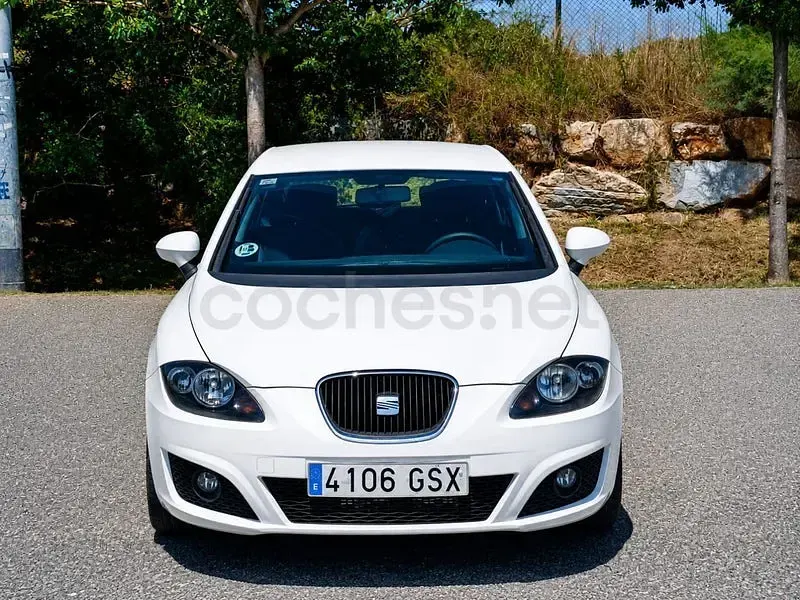 Usado Seat Leon Reference 105 CV (77 kW) 2010 Blanco Utilitario