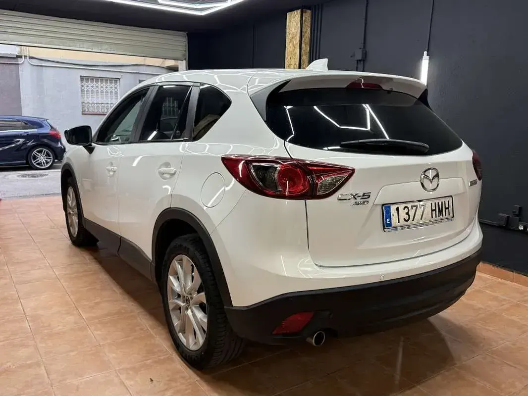 Używany Mazda CX-5 Luxury 175 KM (128 kW) 2012 Biały SUV