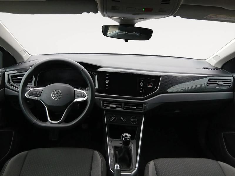 Usado VW Polo Life 95 CV (69 kW) 2024 Violeta/lila Utilitario