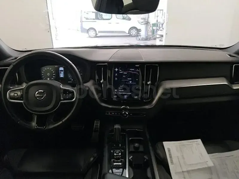 Usado Volvo XC60 R-Design 197 CV (144 kW) 2021 Negro SUV