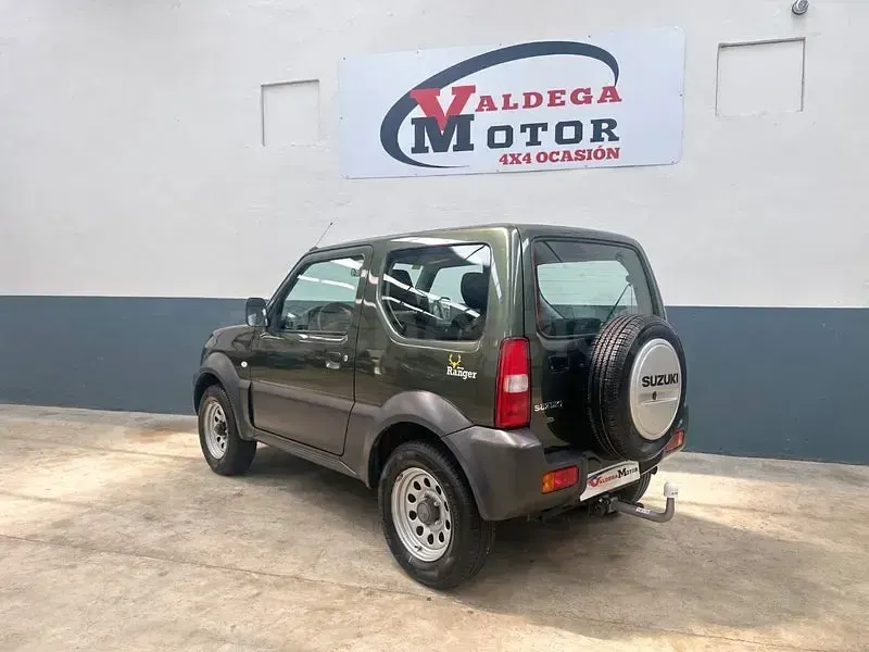 Usado Suzuki Jimny 85 CV (62 kW) 2015 Verde SUV