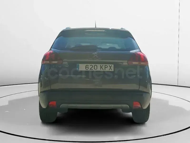 Usado Peugeot 2008 Allure 130 CV (95 kW) 2018 Gris / plata SUV