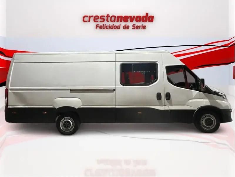 Usado Iveco Daily 136 CV (100 kW) 2021 Blanco Berlina