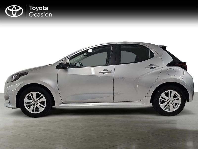 Usado Toyota Yaris Edition 125 CV (91 kW) 2024 Gris Berlina