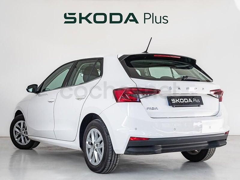 Usado Skoda Fabia 110 CV (80 kW) 2022 Blanco Utilitario
