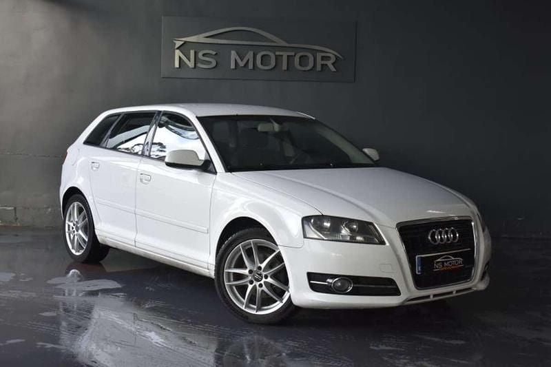 Usado Audi A3 Sportback Ambition 140 CV (102 kW) 2012 Blanco Utilitario