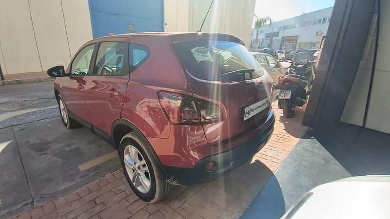 Usado Nissan Qashqai Visia 130 CV (95 kW) 2013 Rojo SUV