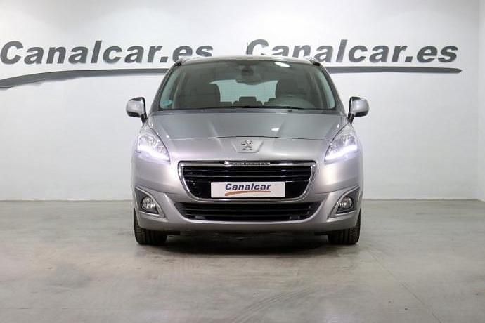 Usado Peugeot 5008 Style 120 CV (88 kW) 2016 Gris Monovolumen